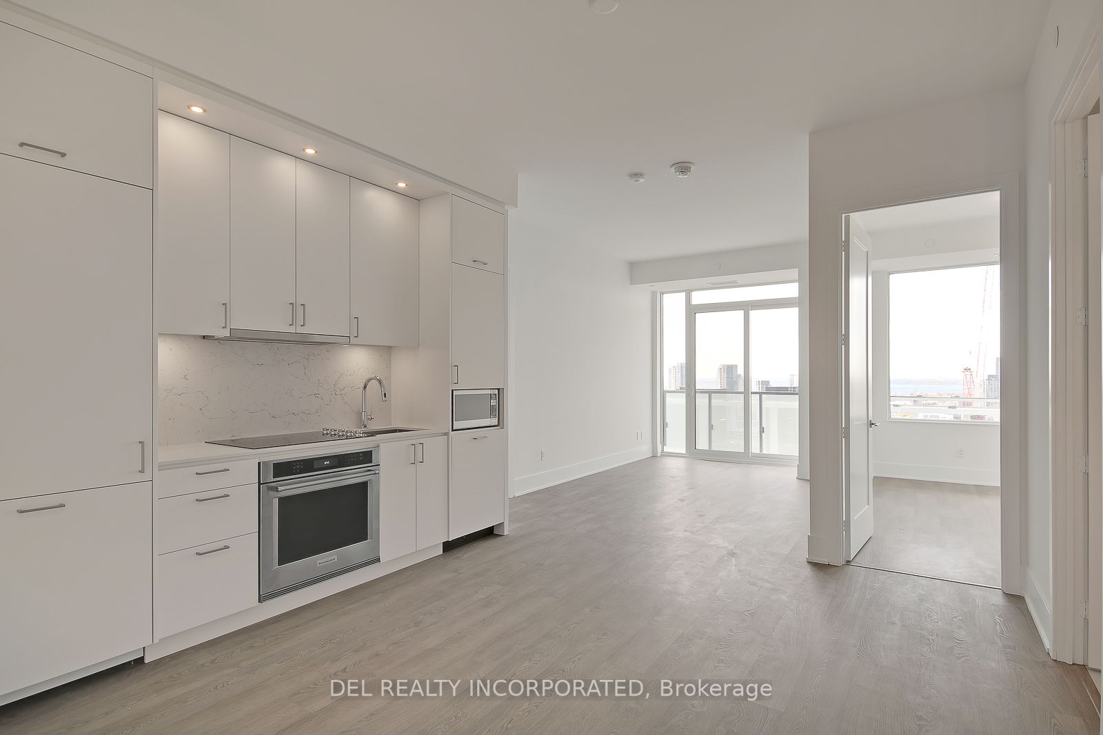 470 Front St W 01 Property Photo 3