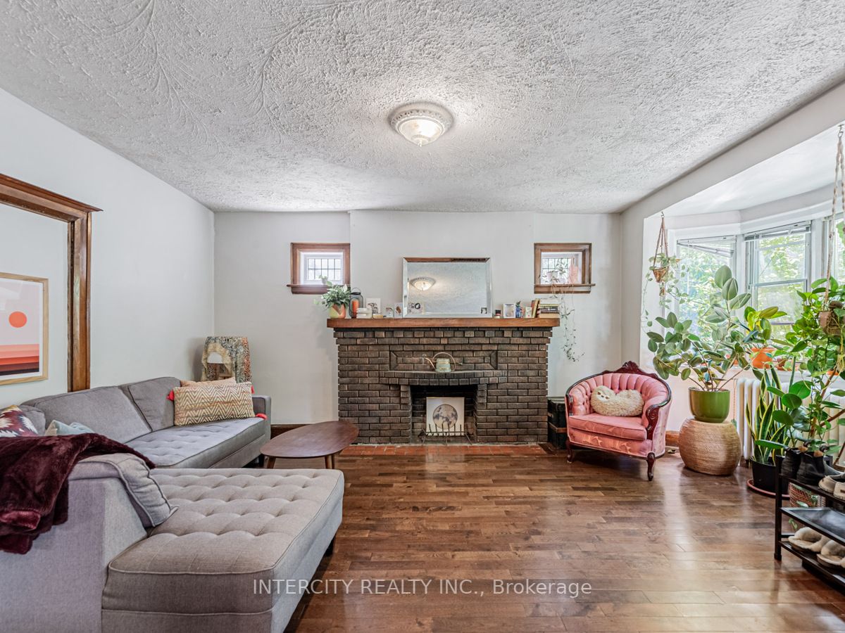 111 Alberta Ave Property Photo 11