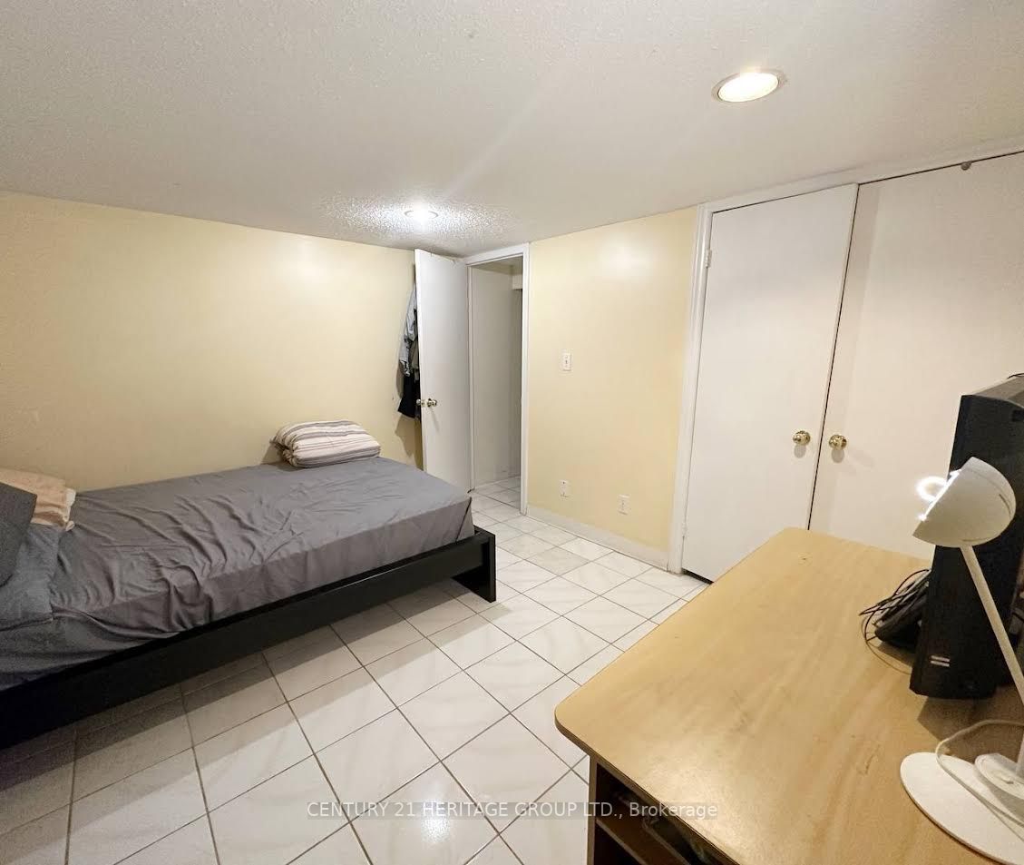 82 Caines Ave Property Photo 10