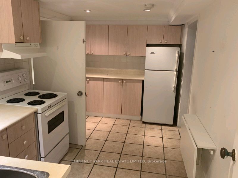 1745 Bathurst St Property Photo 5