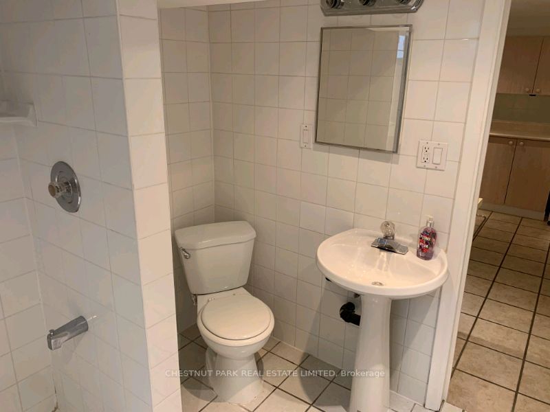 1745 Bathurst St Property Photo 9