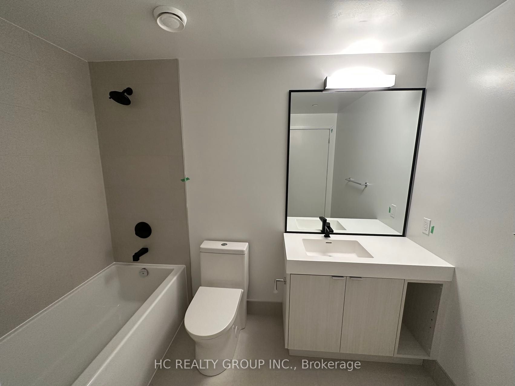 250 Lawrence Ave W 10 Property Photo 8