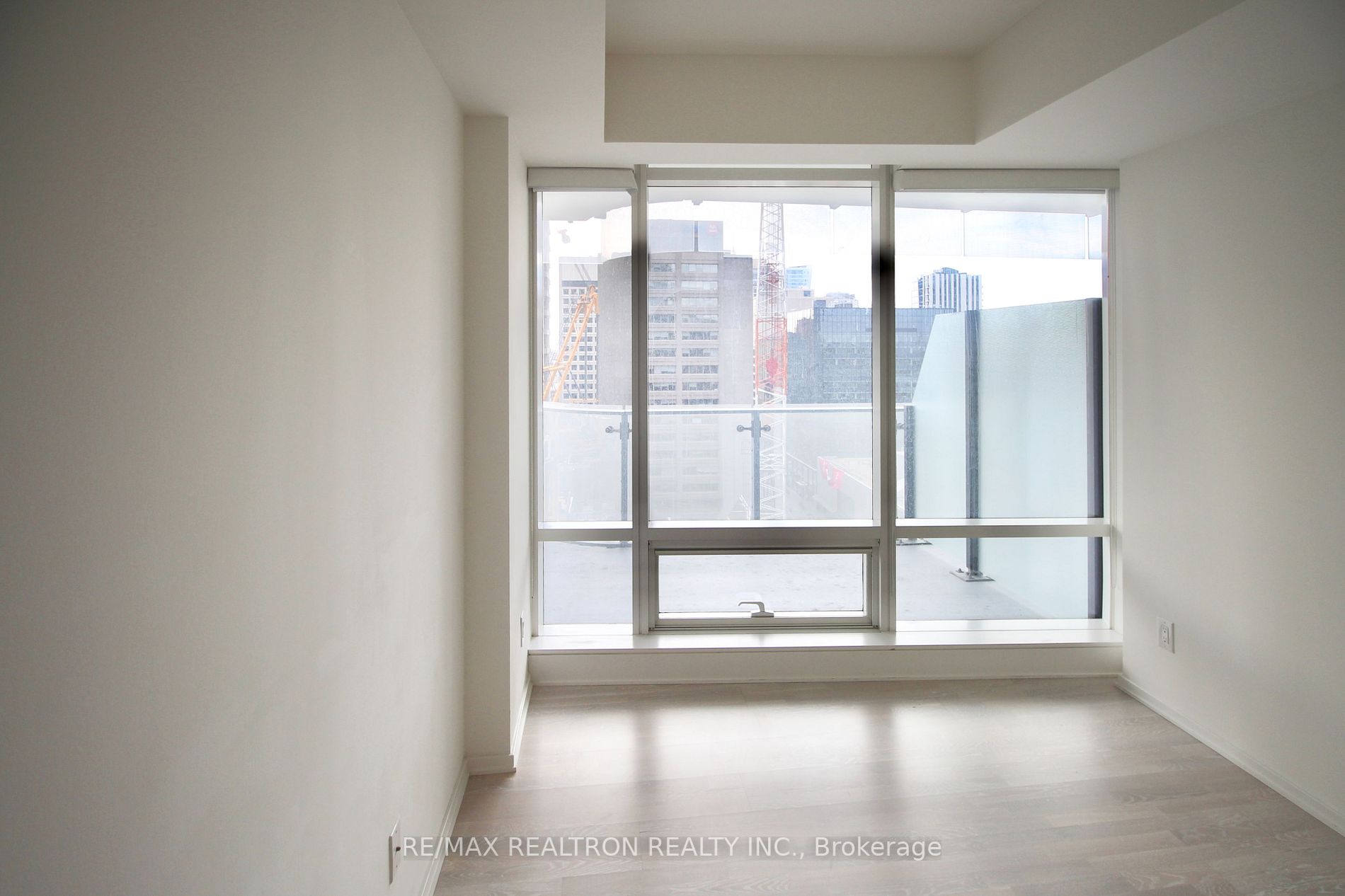 1 Bloor St E 7 Property Photo 14