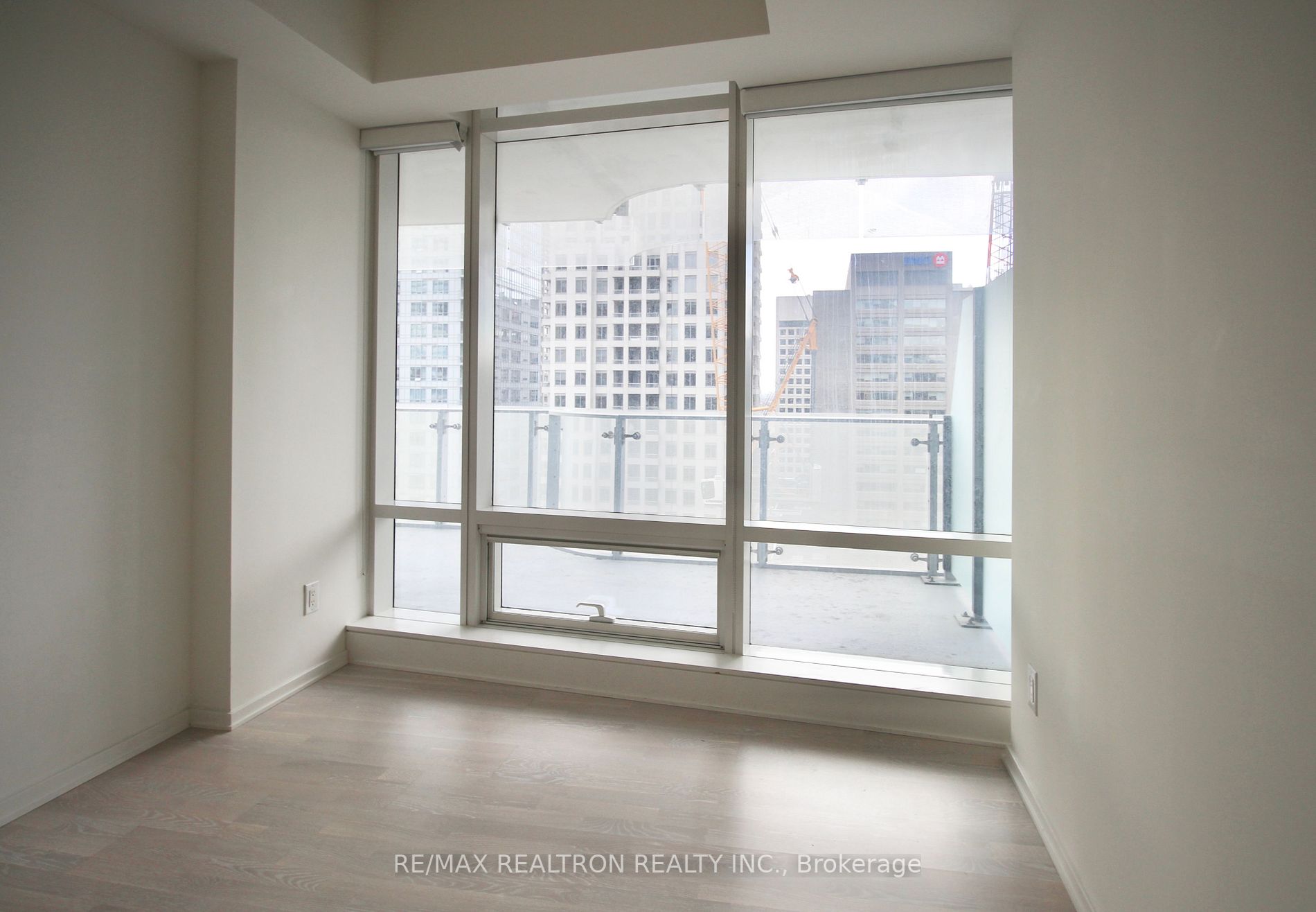 1 Bloor St E 7 Property Photo 16