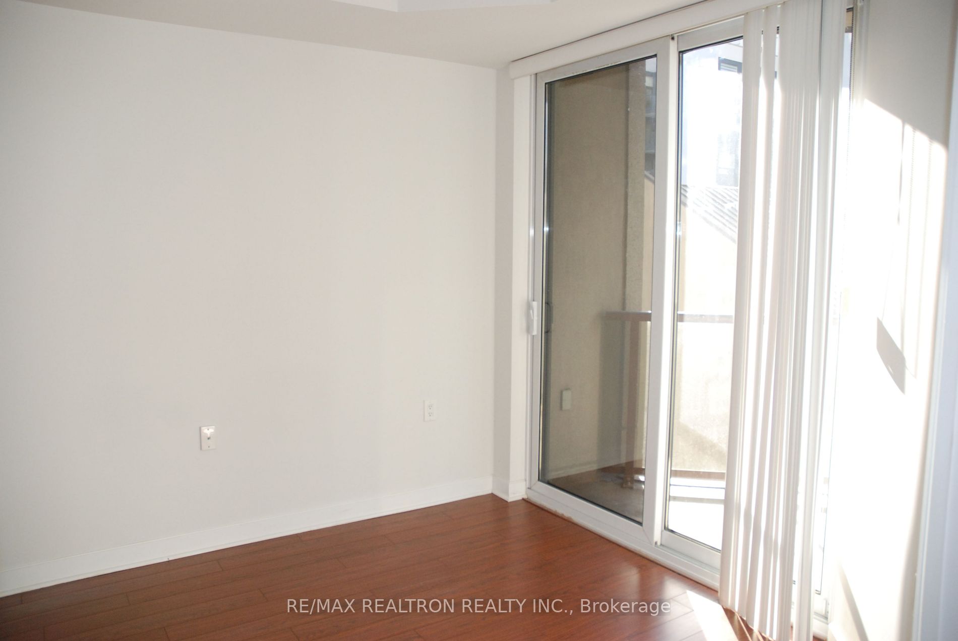85 Bloor St E 13 Property Photo 9