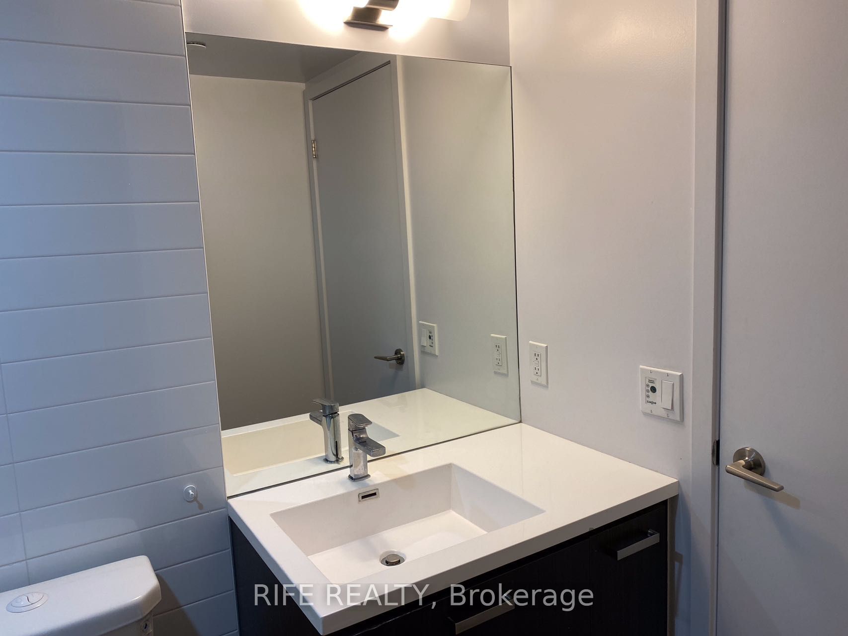 125 Redpath Ave Property Photo 13