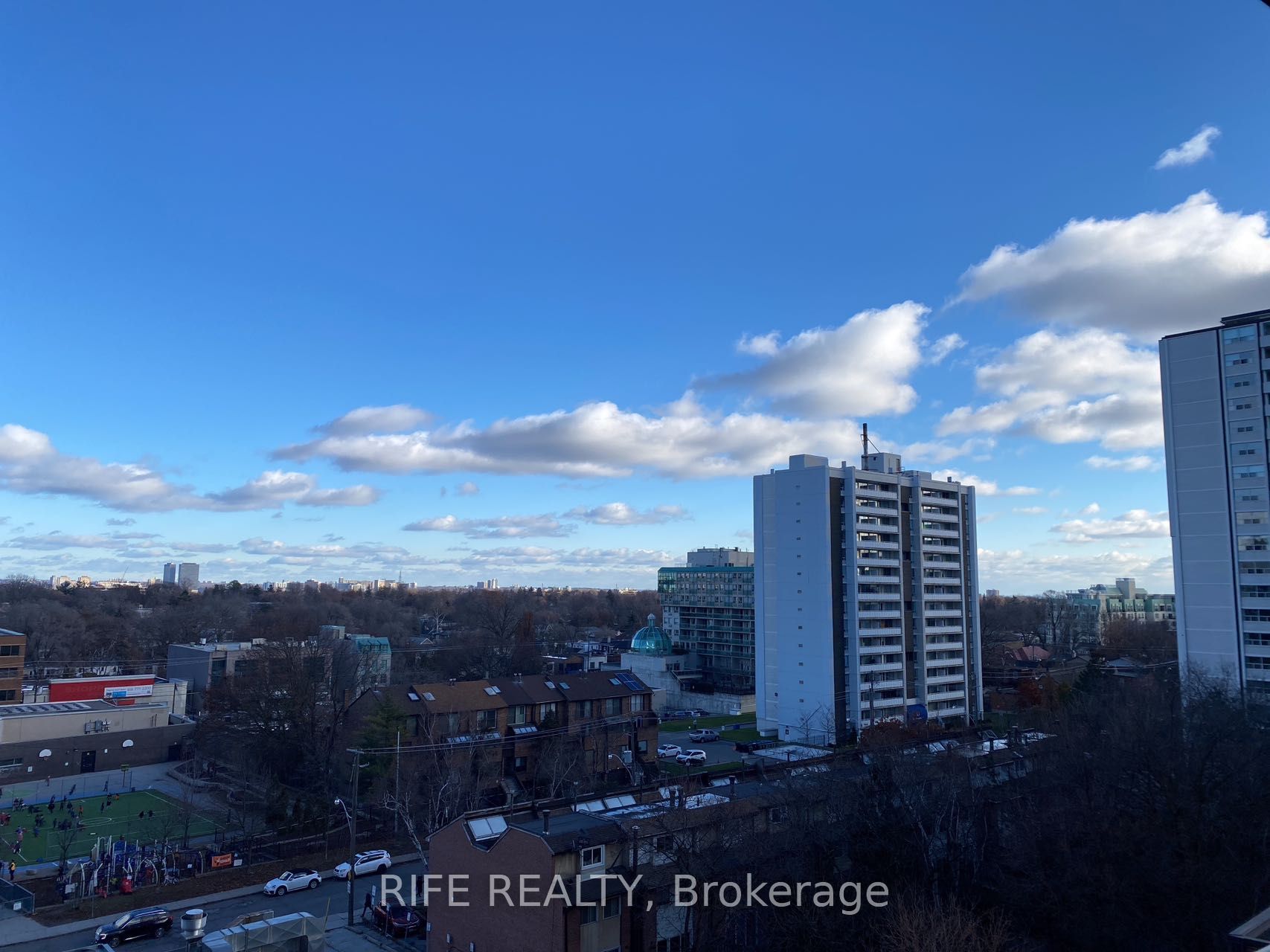 125 Redpath Ave Property Photo 14