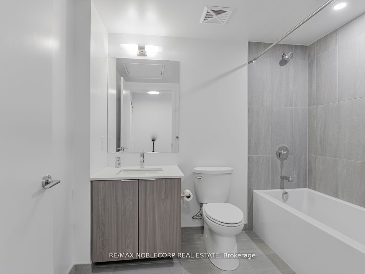 357 King St W Property Photo 4