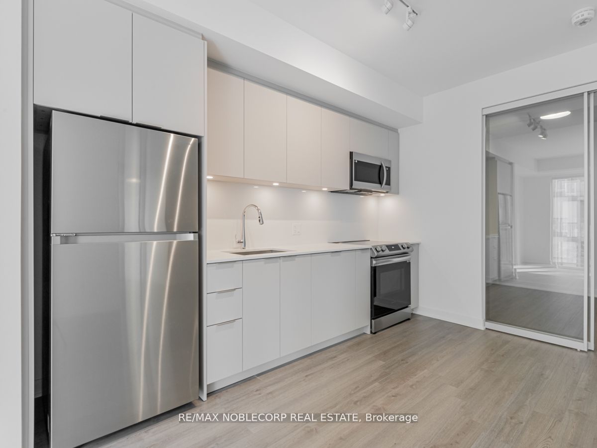357 King St W Property Photo 8