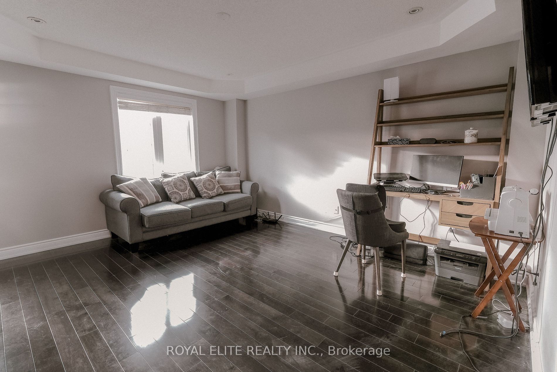 45 Routliffe Ln Property Photo 2