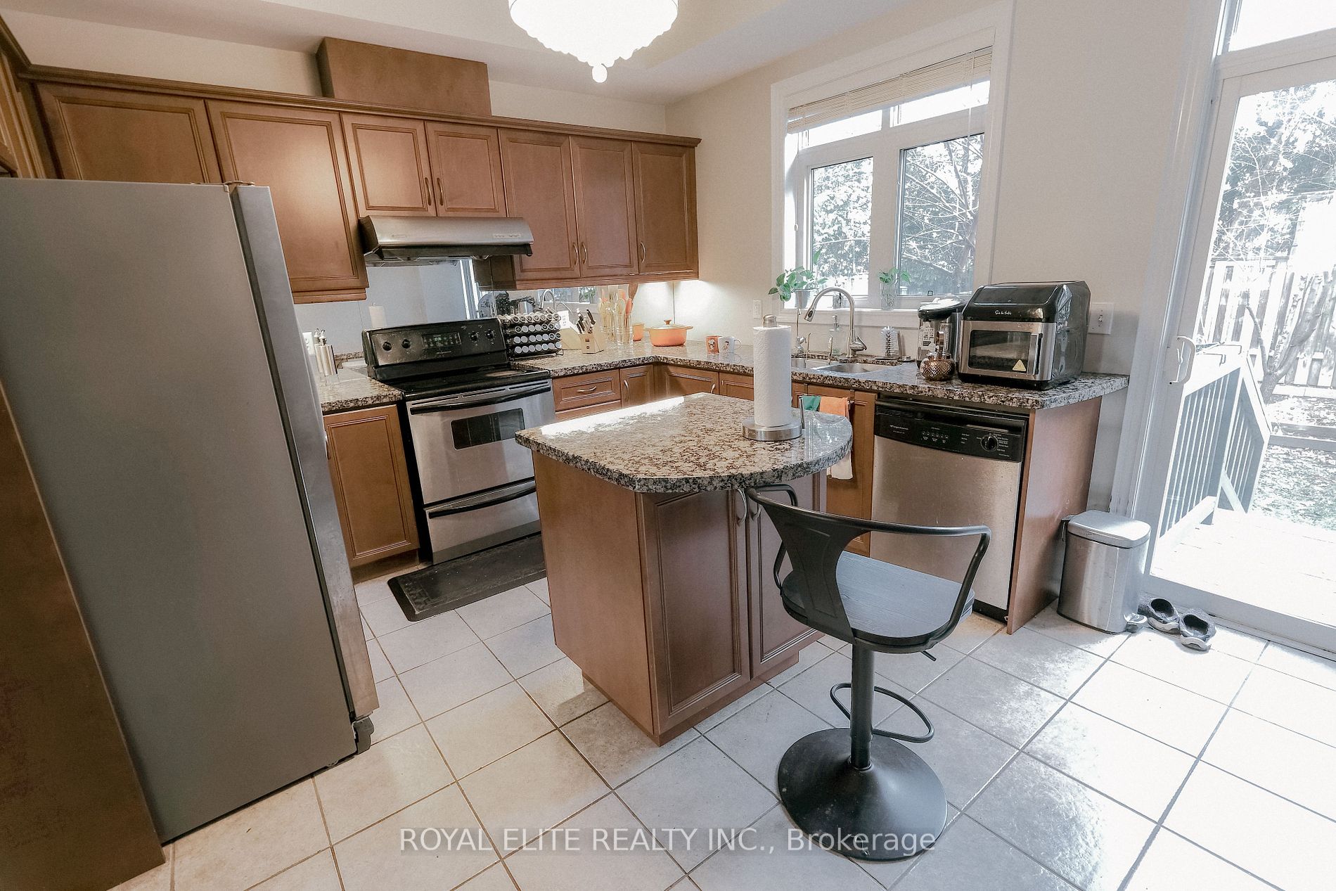 45 Routliffe Ln Property Photo 6