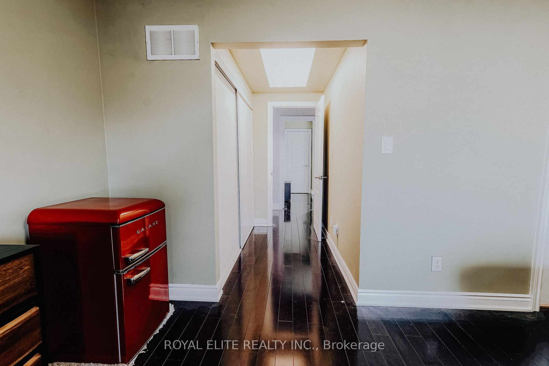 45 Routliffe Ln Property Photo 14