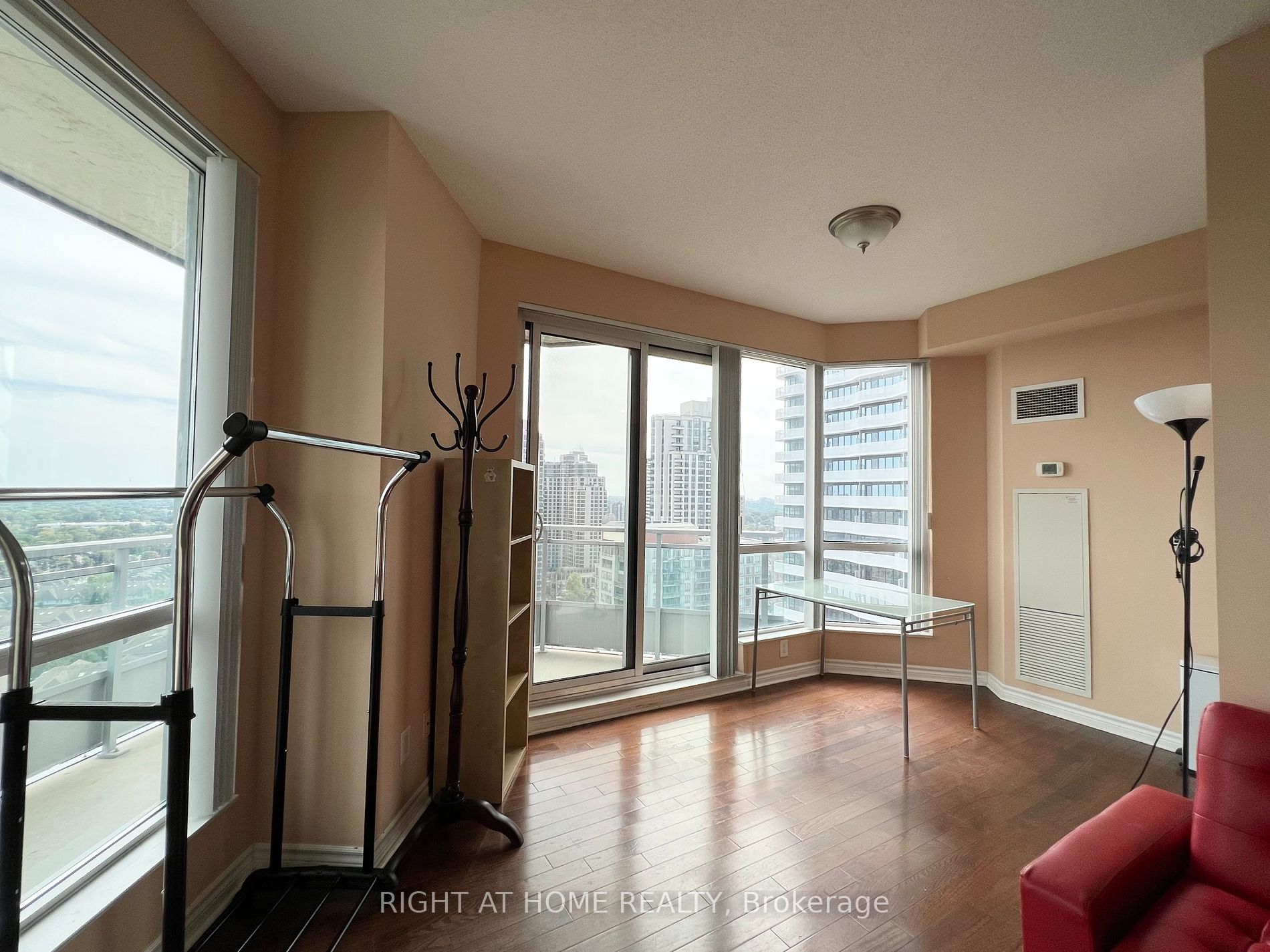 18 Holmes Ave 3 Property Photo 5
