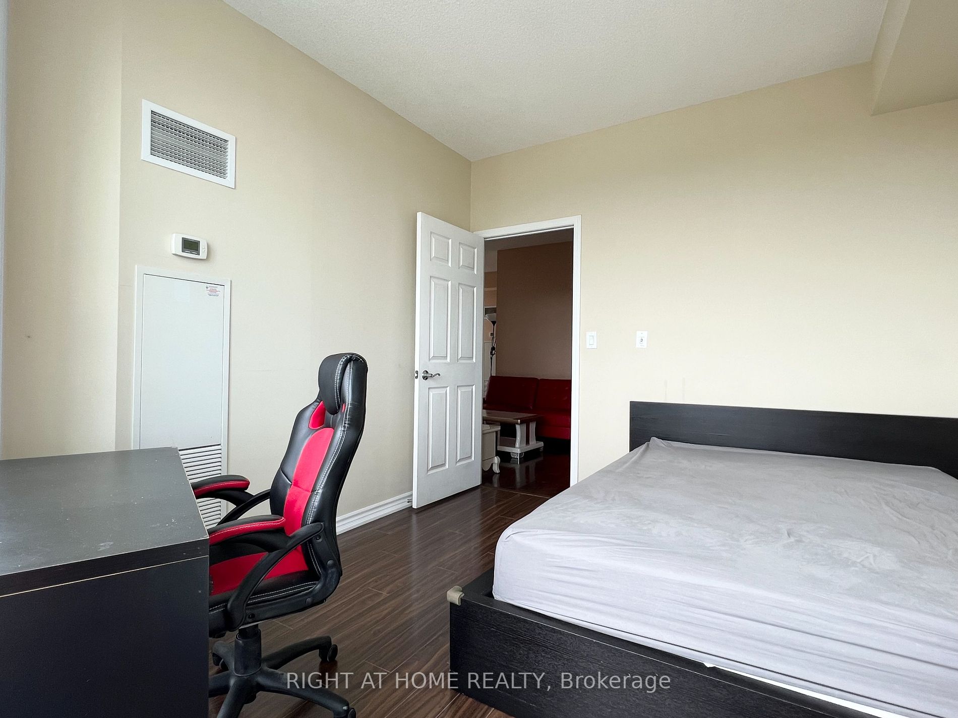 18 Holmes Ave 3 Property Photo 10
