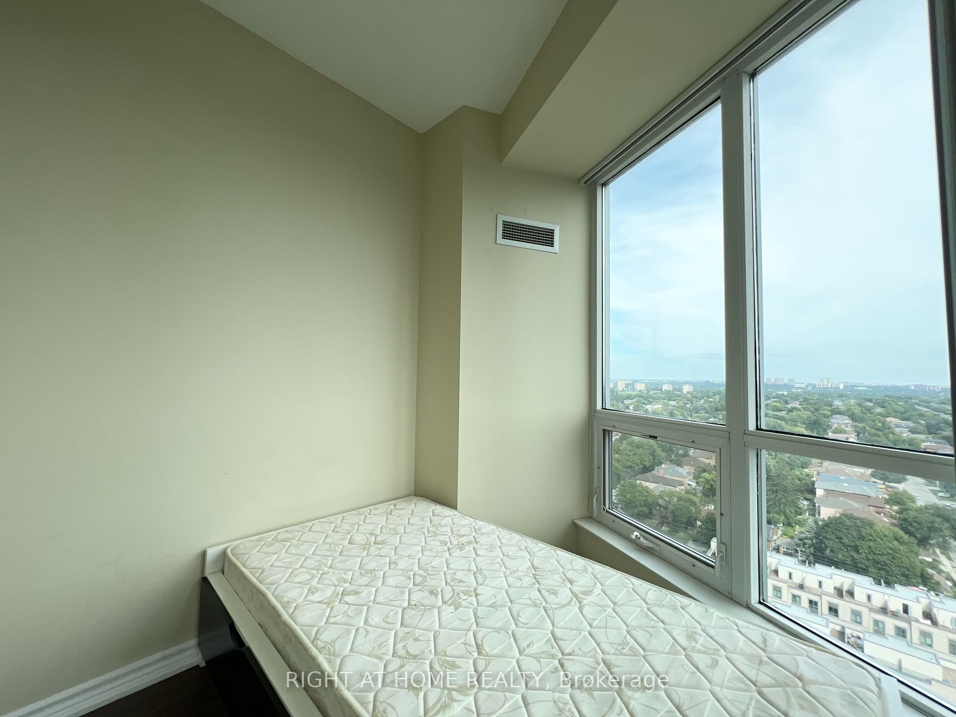 18 Holmes Ave 3 Property Photo 12