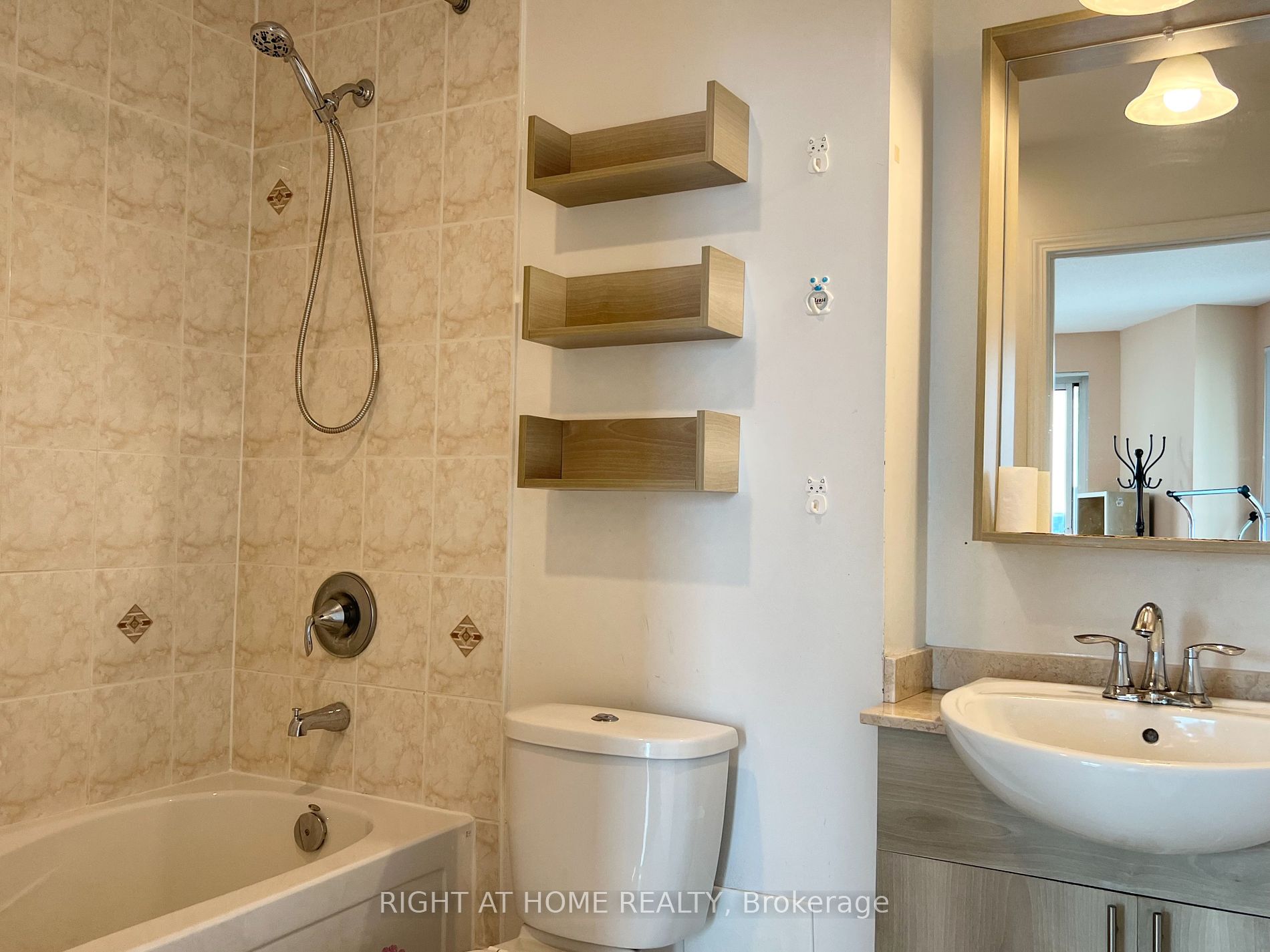 18 Holmes Ave 3 Property Photo 13