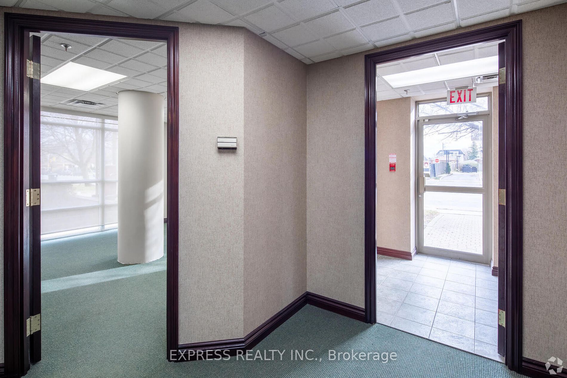 800 Sheppard Ave W Property Photo 5