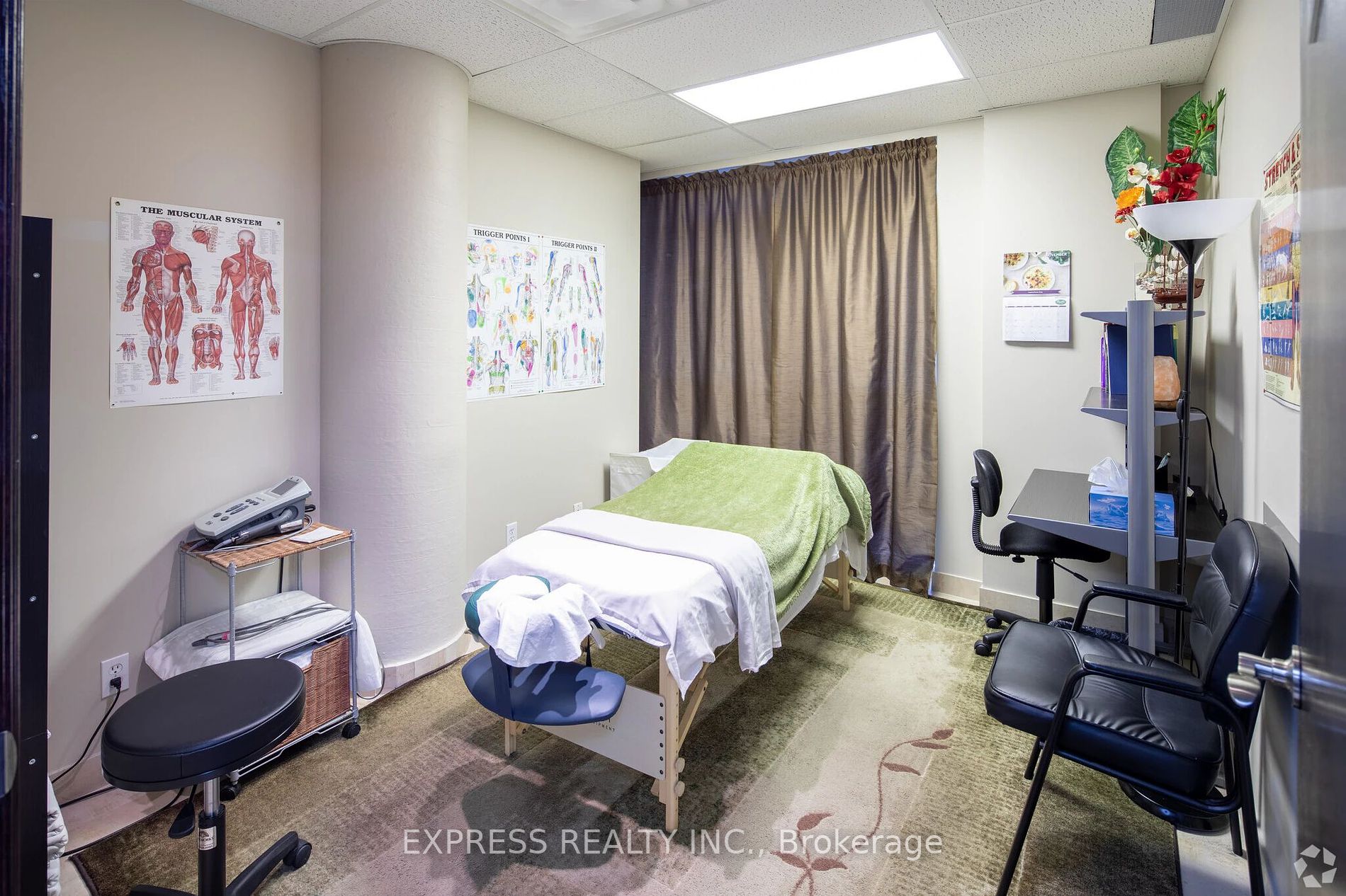 800 Sheppard Ave W Property Photo 4