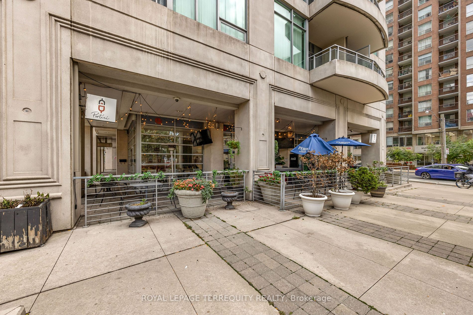 8 Scollard St 9 Property Photo 2