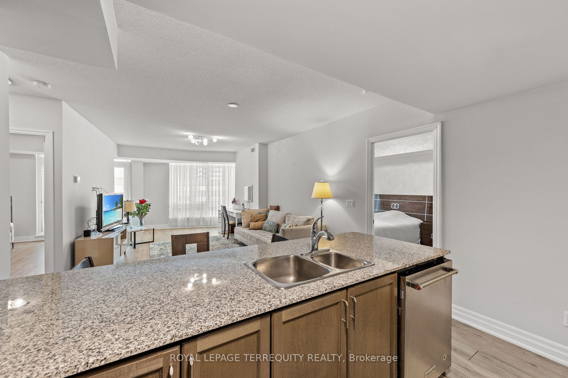 8 Scollard St 9 Property Photo 9