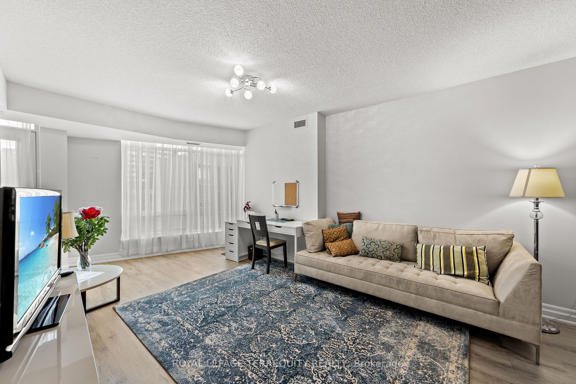 8 Scollard St 9 Property Photo 11