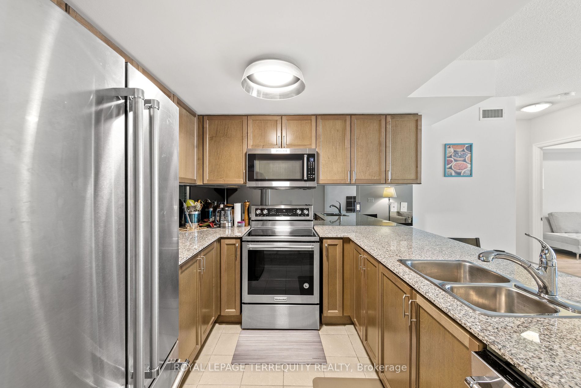 8 Scollard St 9 Property Photo 12