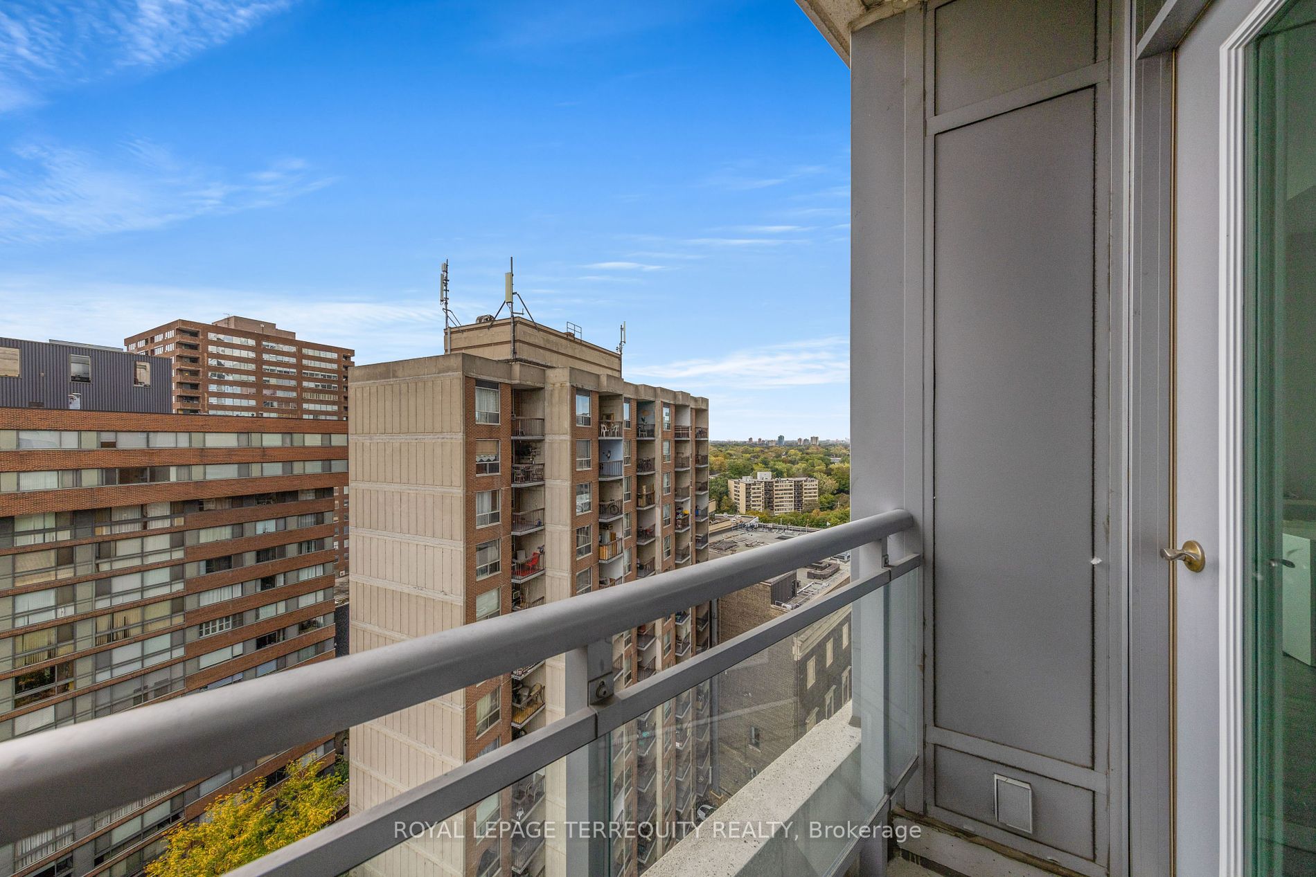 8 Scollard St 9 Property Photo 14