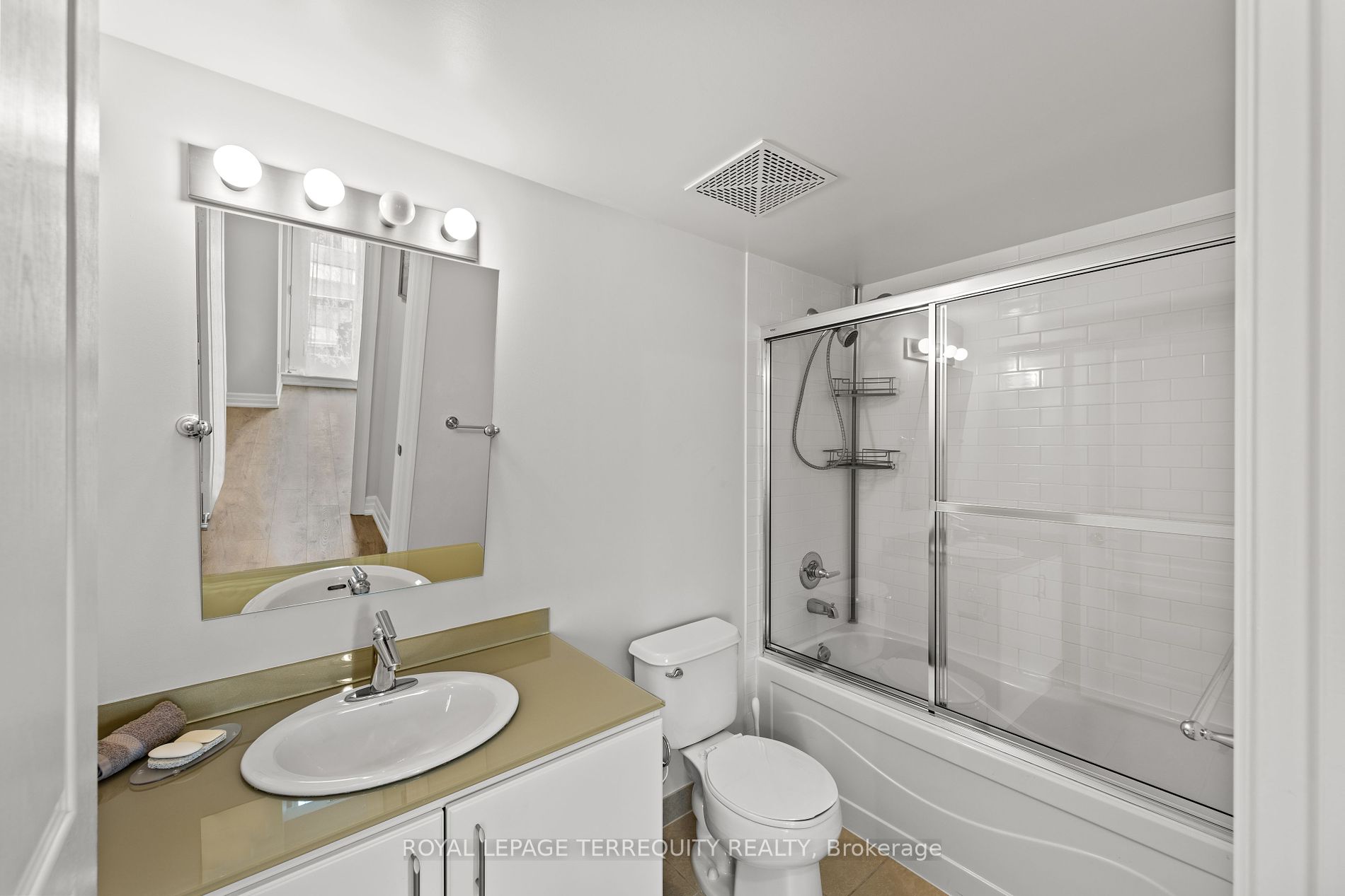 8 Scollard St 9 Property Photo 17