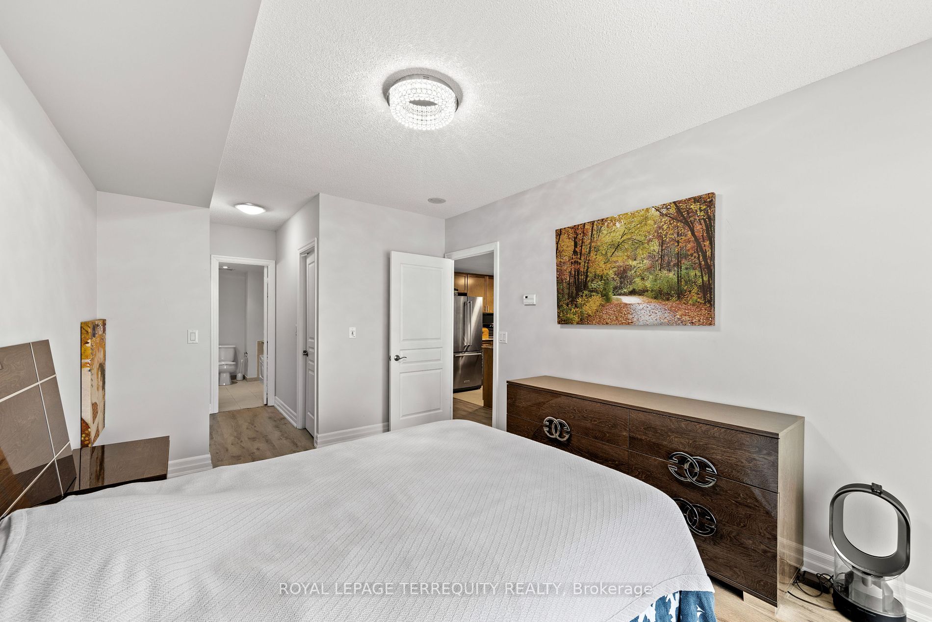 8 Scollard St 9 Property Photo 19