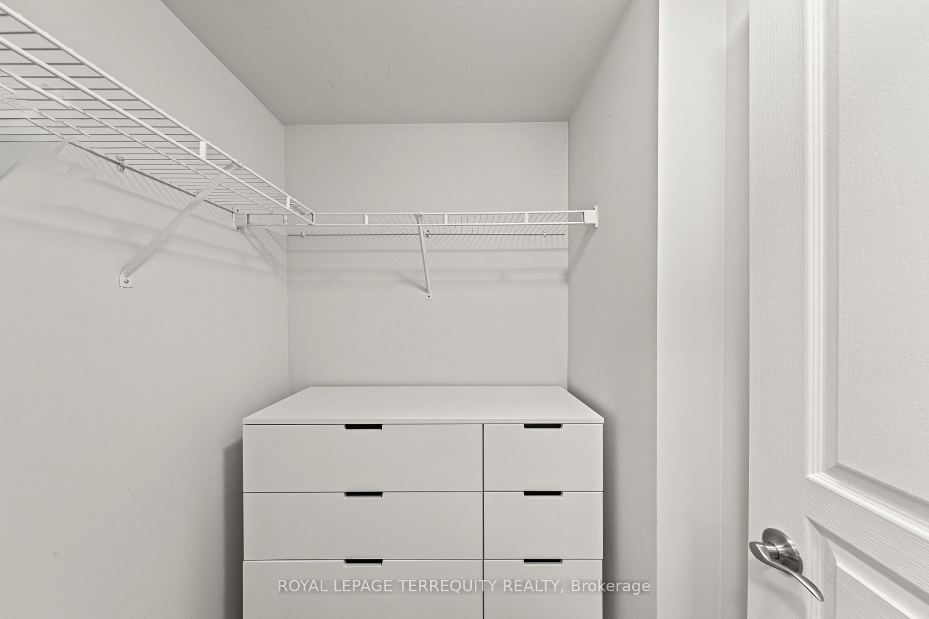 8 Scollard St 9 Property Photo 20