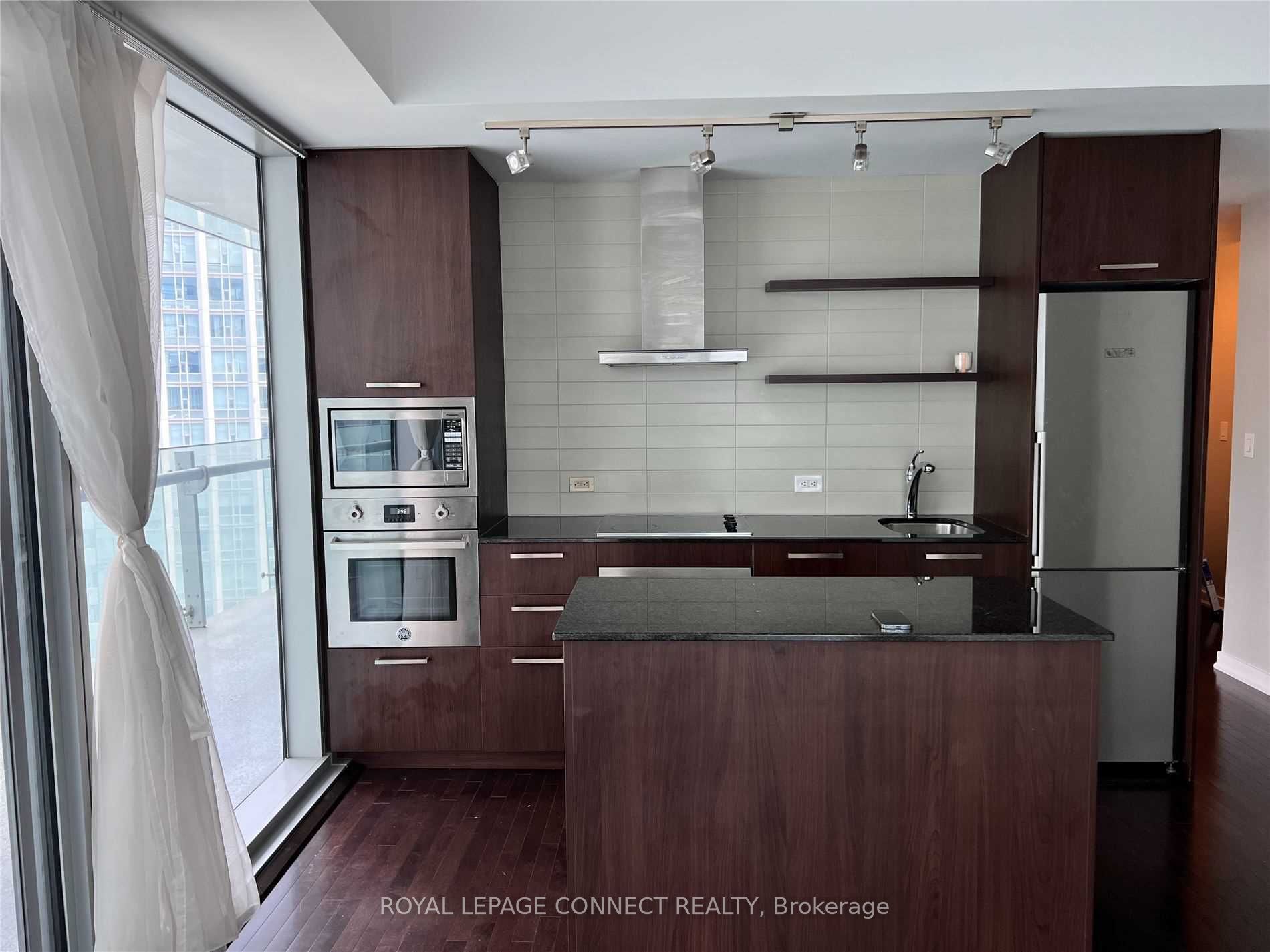 12 York St 10 Property Photo 7