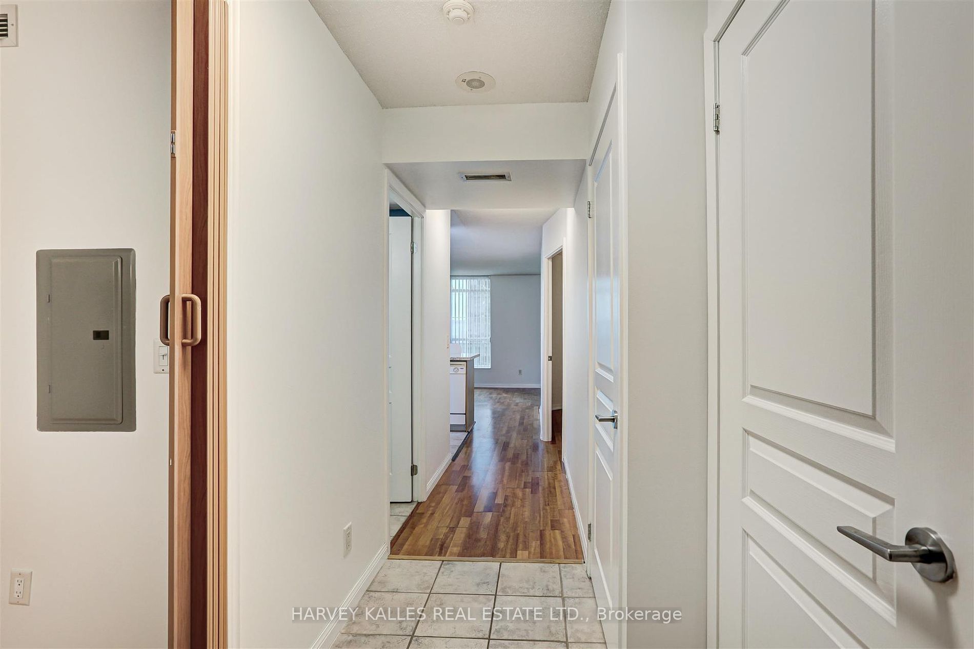 18 Yonge St 12 Property Photo 5