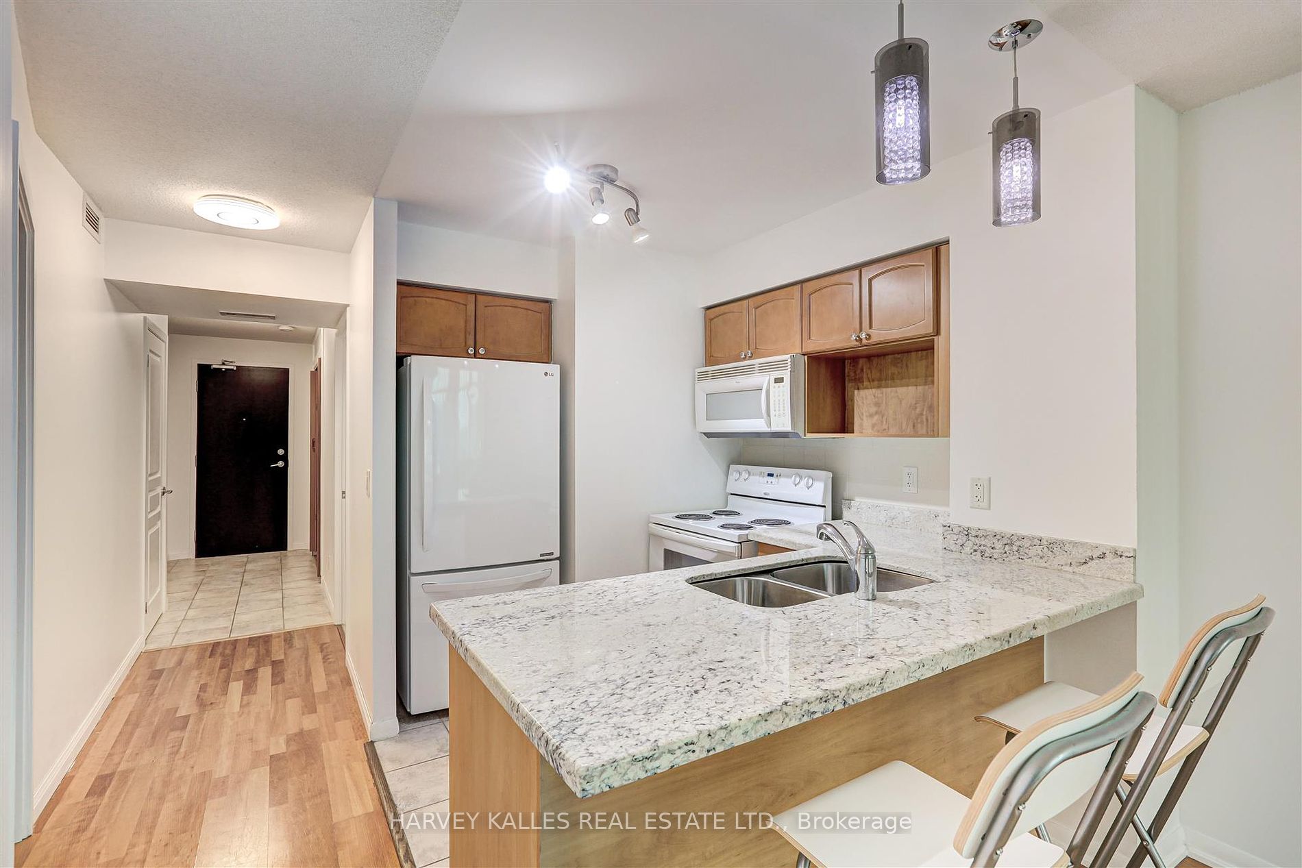 18 Yonge St 12 Property Photo 10