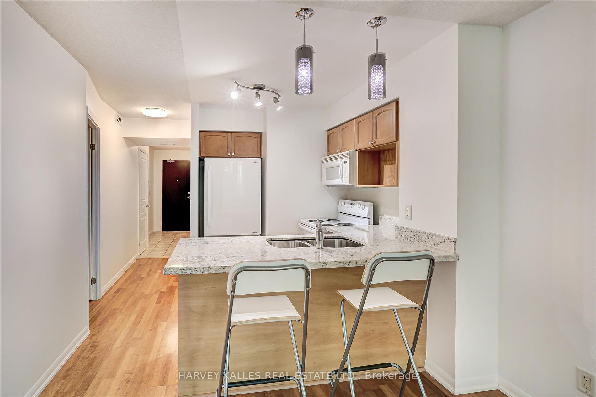 18 Yonge St 12 Property Photo 11