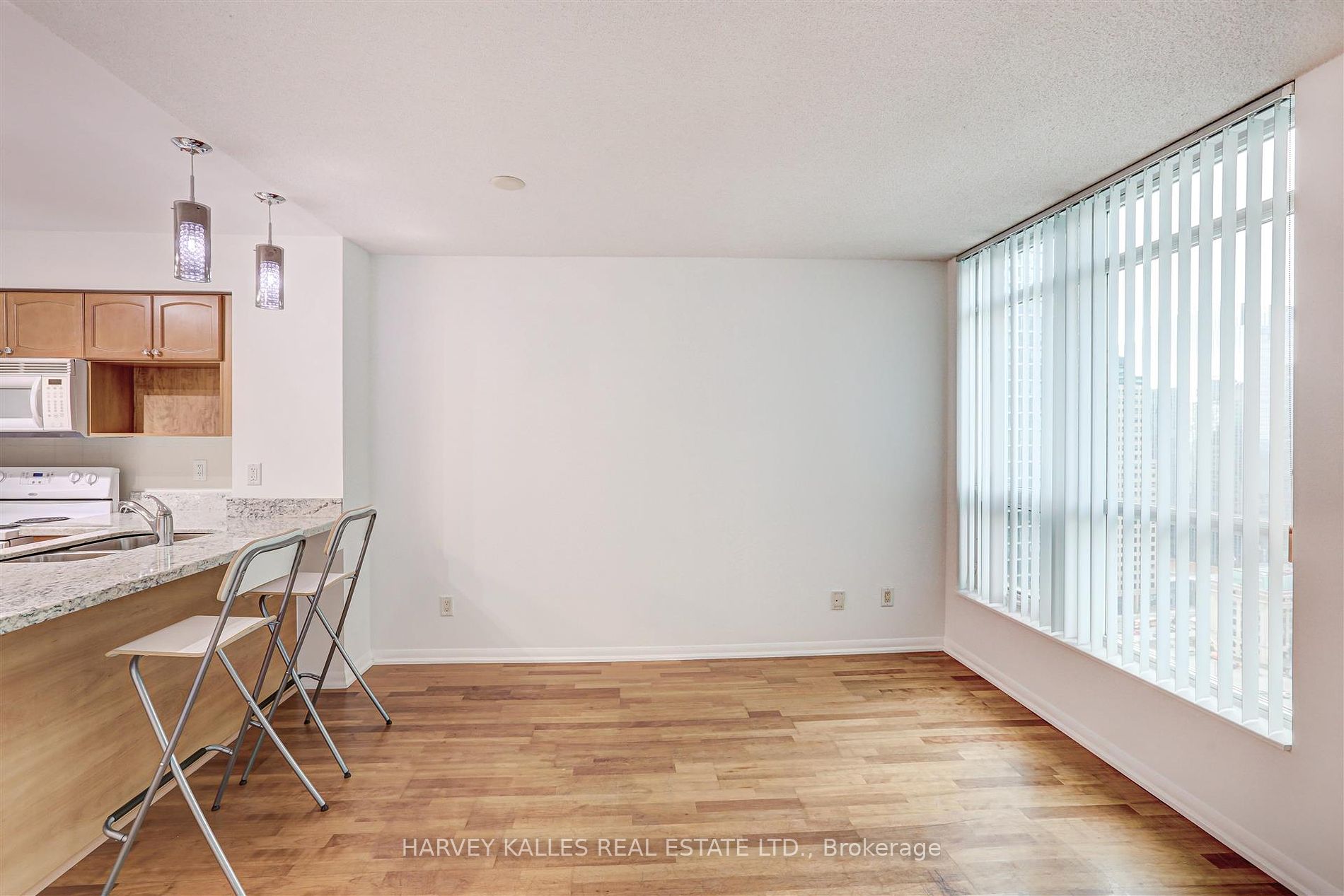 18 Yonge St 12 Property Photo 15