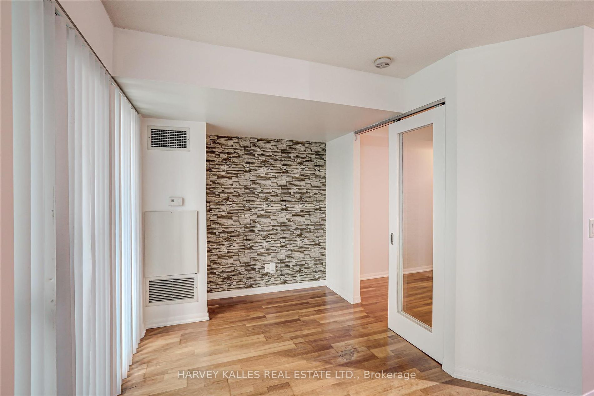 18 Yonge St 12 Property Photo 20