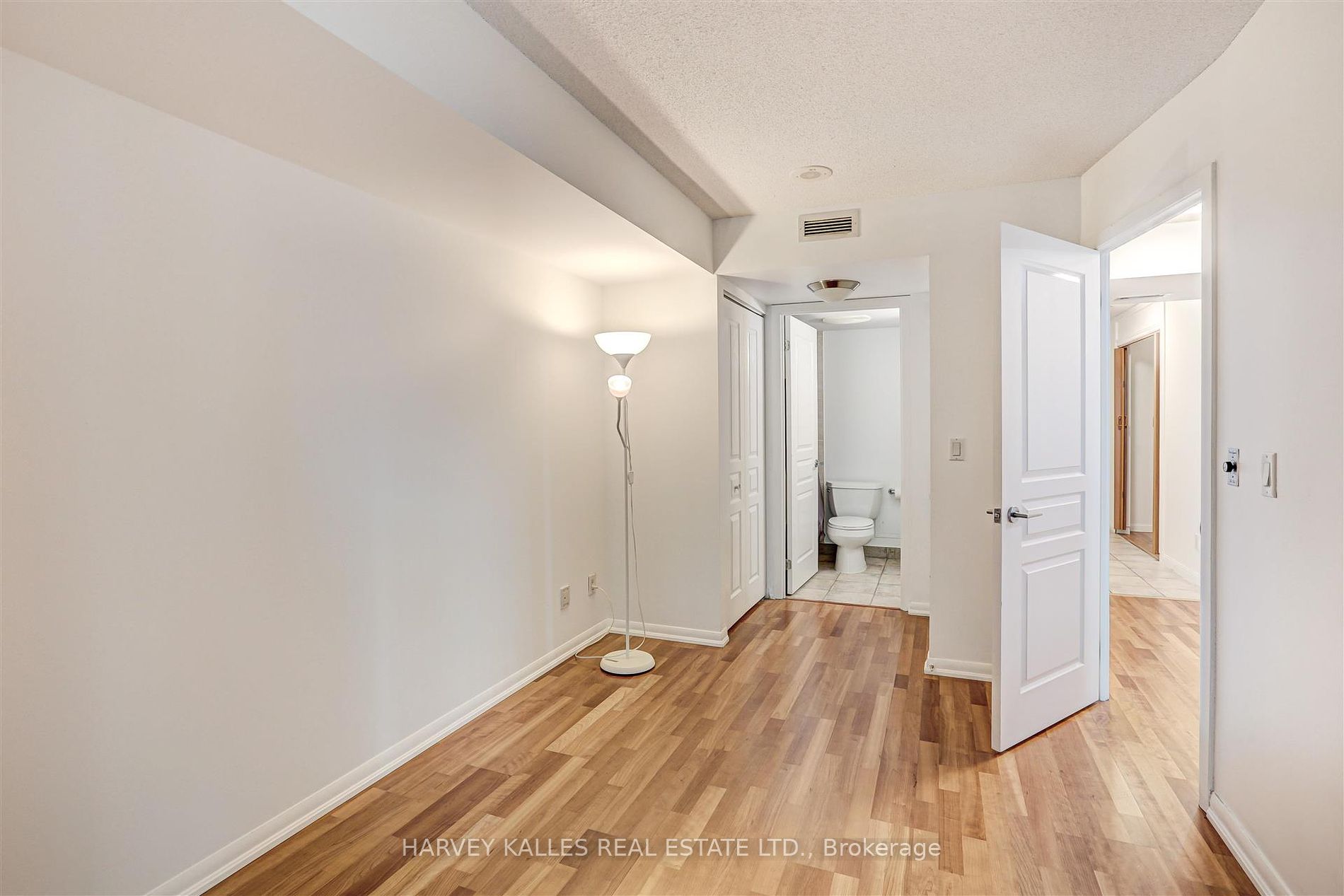 18 Yonge St 12 Property Photo 23
