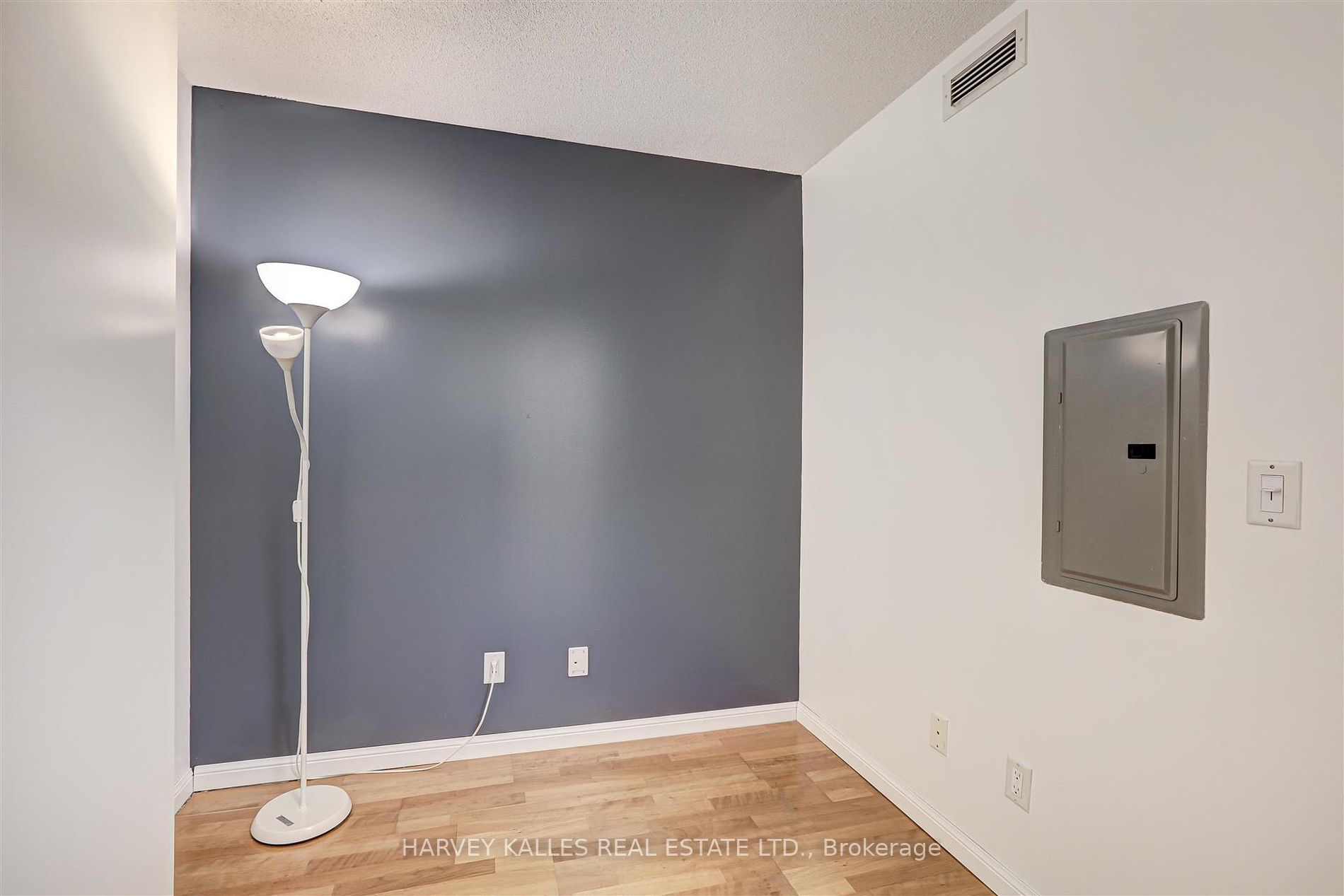 18 Yonge St 12 Property Photo 28