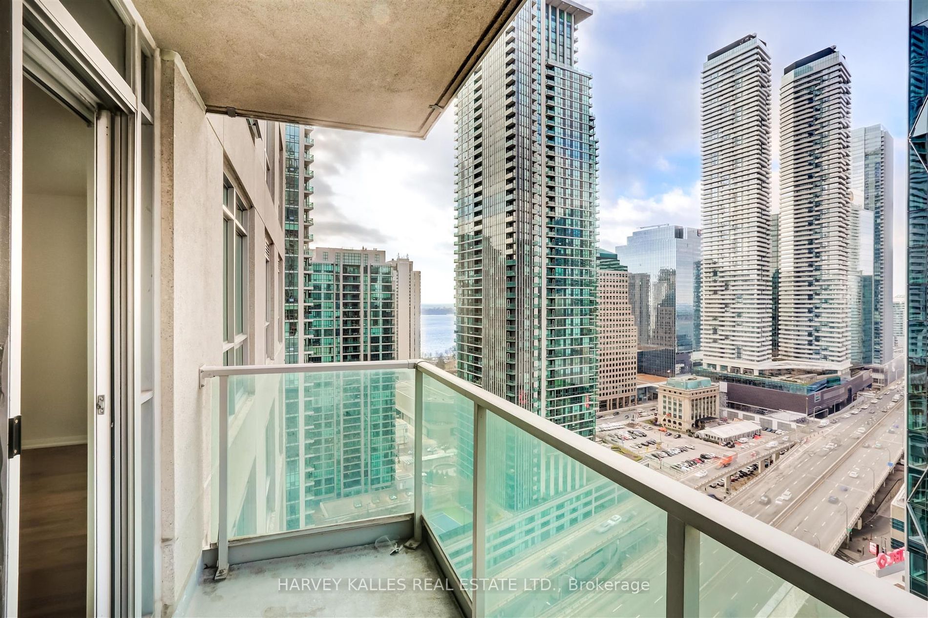 18 Yonge St 12 Property Photo 31
