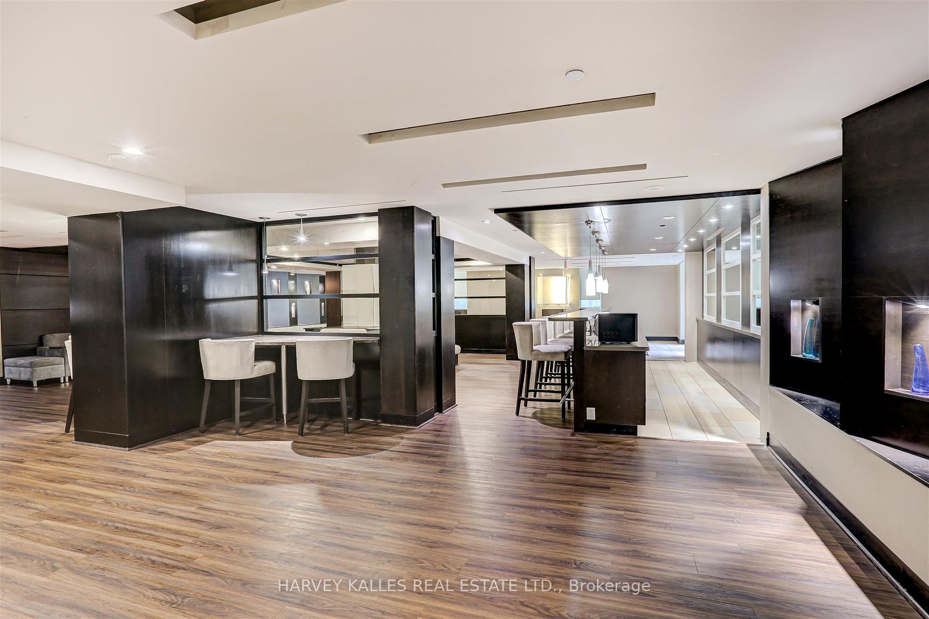 18 Yonge St 12 Property Photo 34