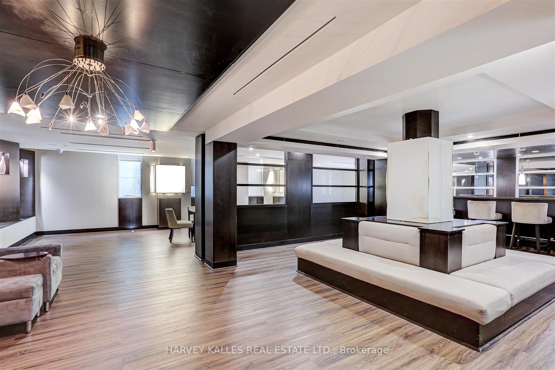 18 Yonge St 12 Property Photo 35