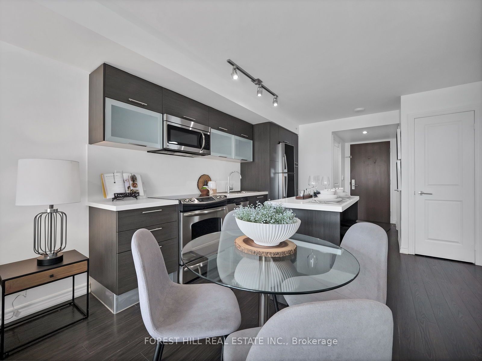 386 Yonge St 05 Property Photo 2