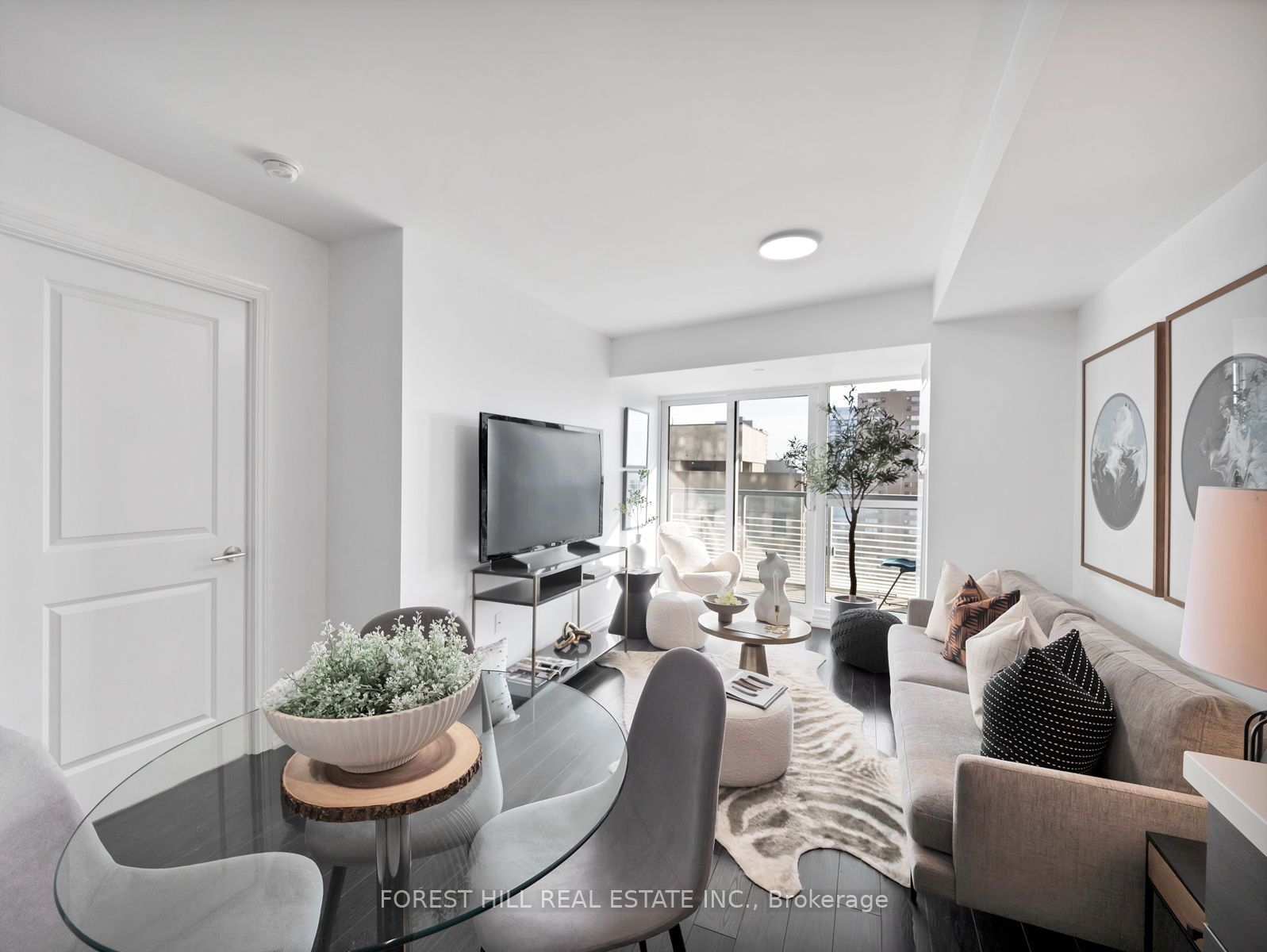 386 Yonge St 05 Property Photo 4