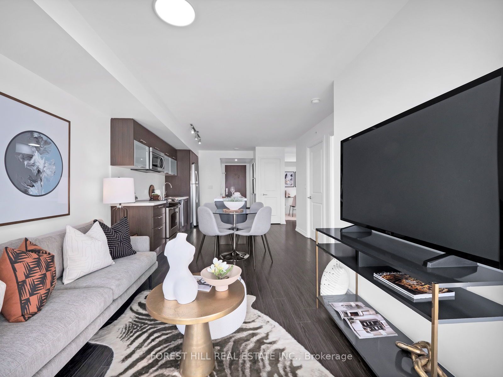 386 Yonge St 05 Property Photo 5