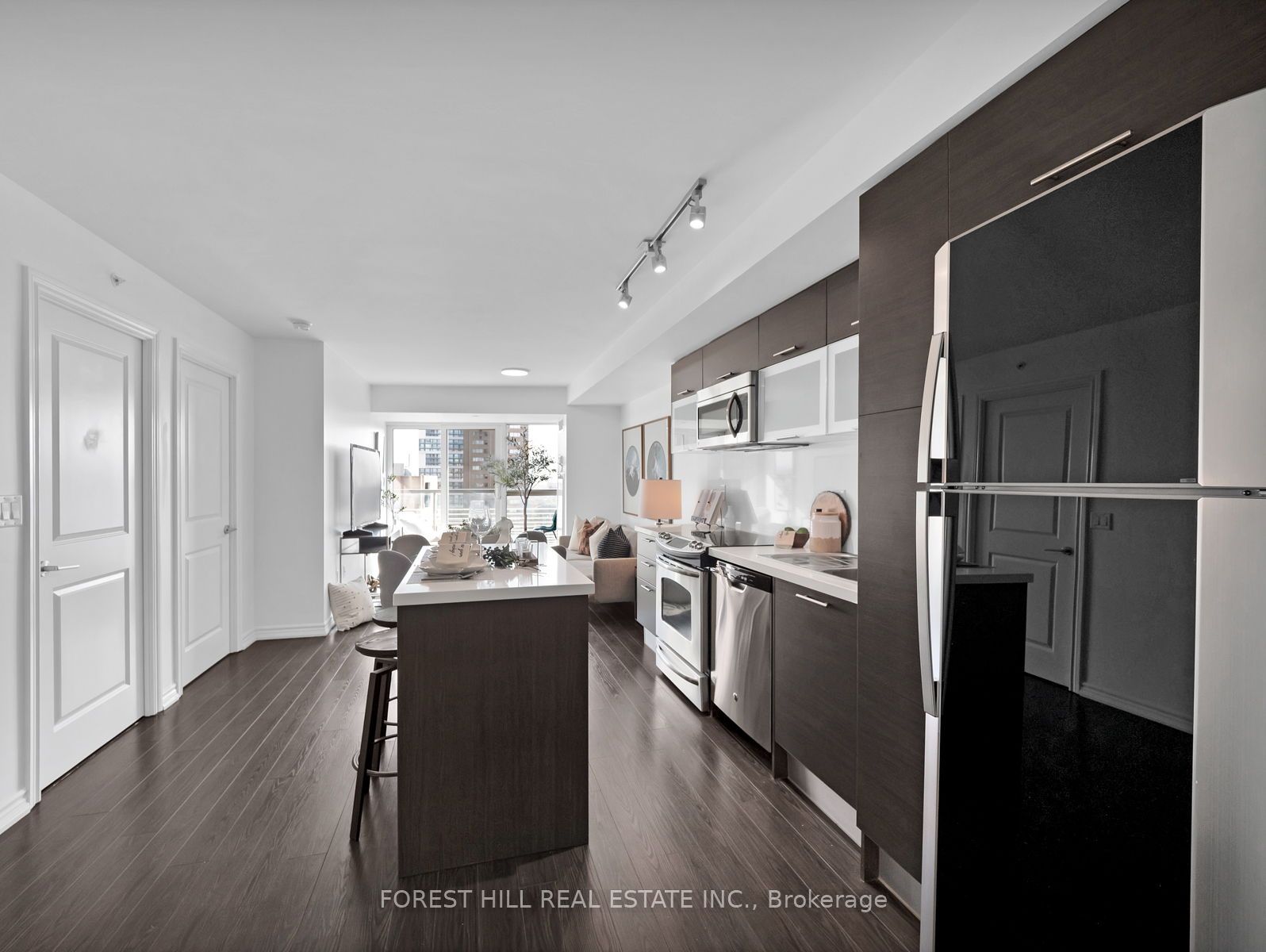 386 Yonge St 05 Property Photo 11
