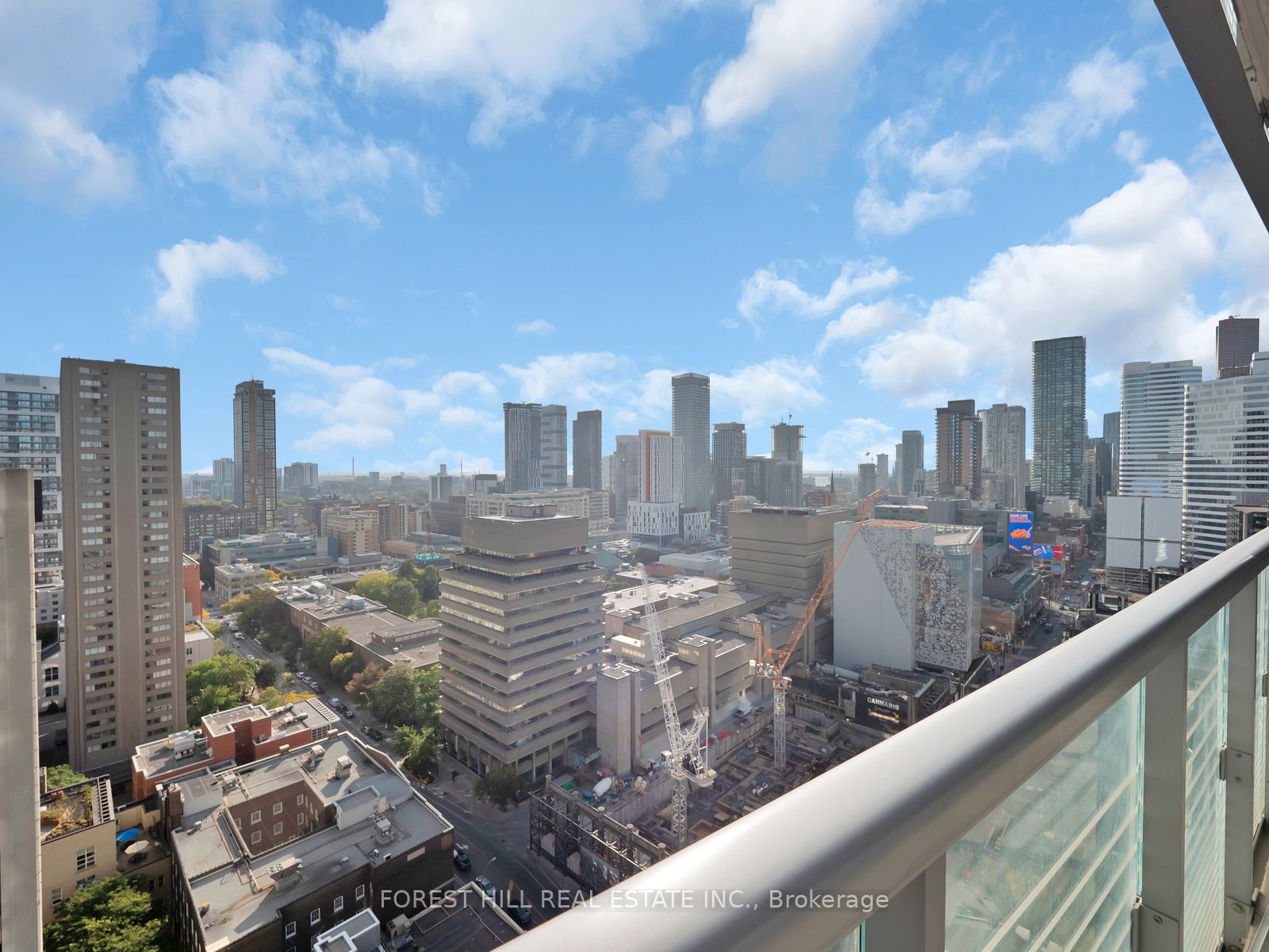 386 Yonge St 05 Property Photo 22