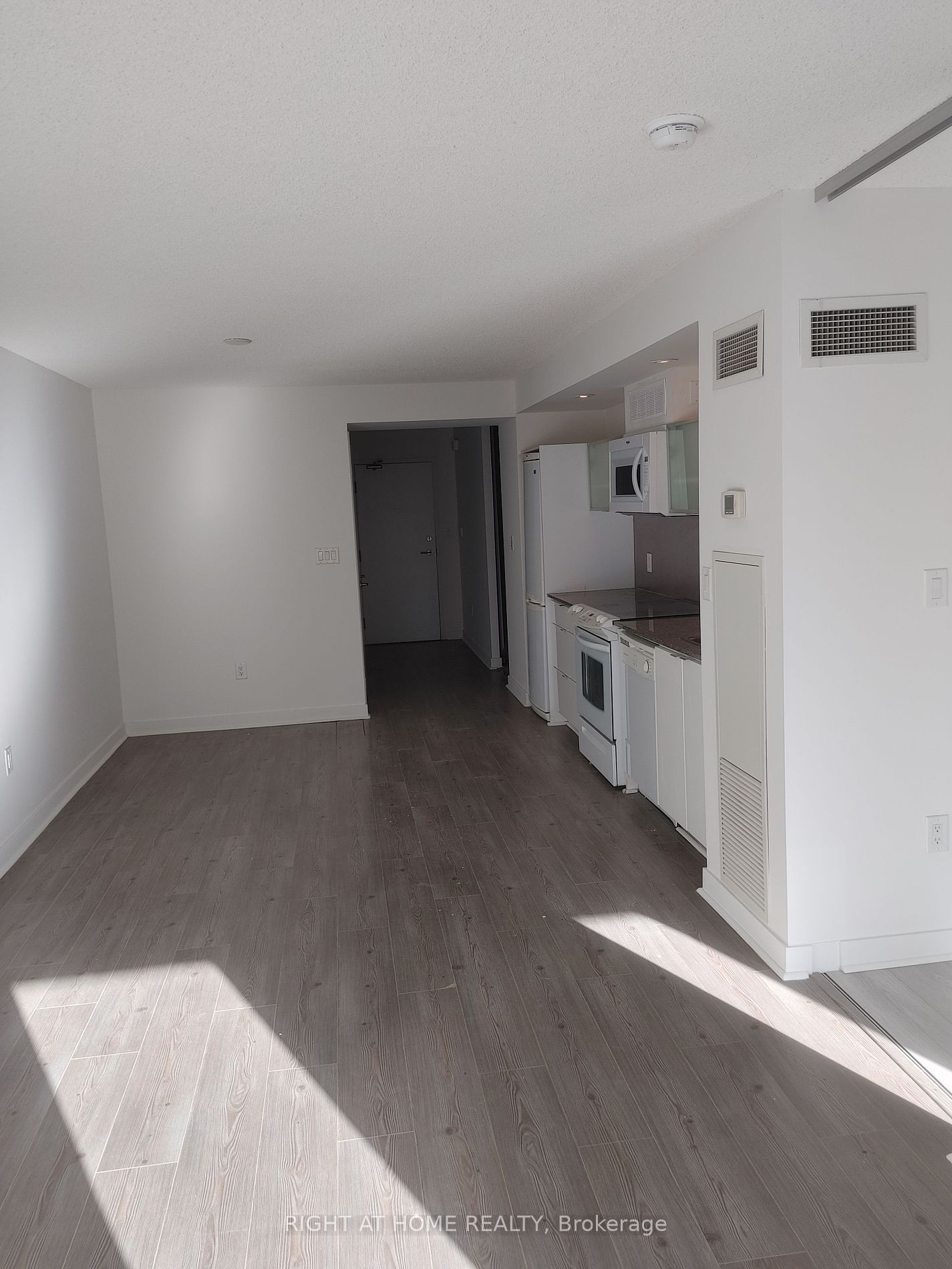 4k Spadina Ave 22 Property Photo 9