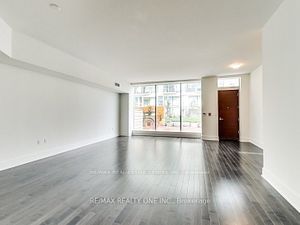 39 Queens Quay E 14 Property Photo 8
