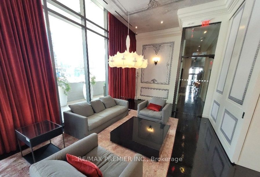 197 Yonge St W 02 Property Photo 11