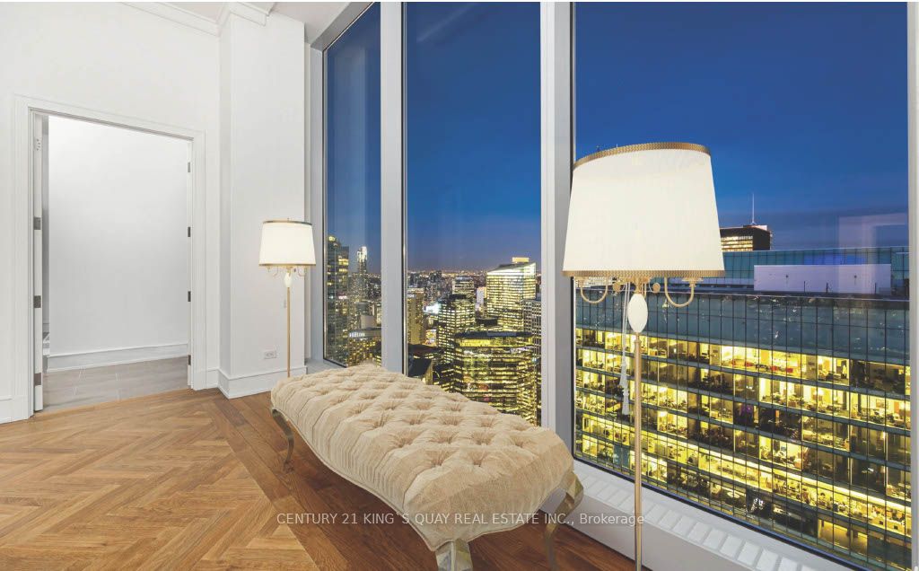 183 Wellington St W 02 Property Photo 21